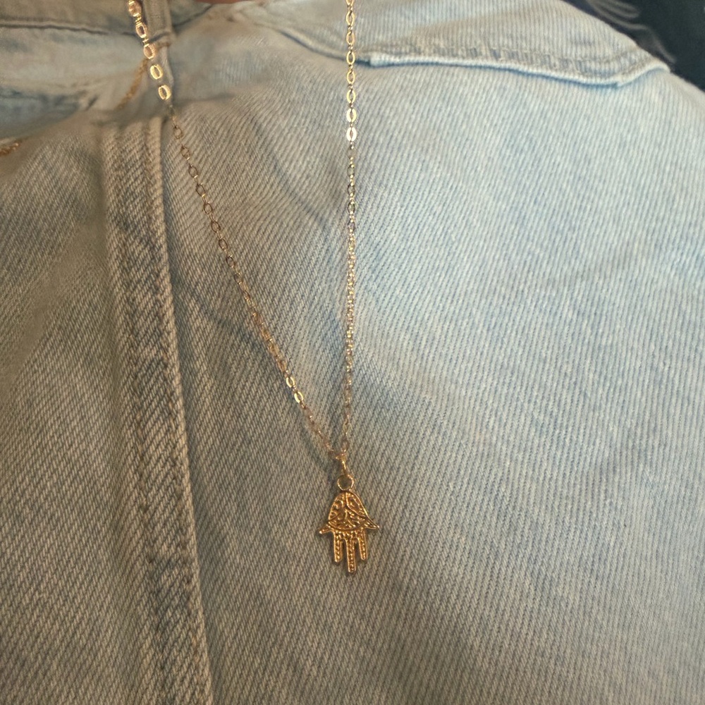 Gold Pendant Necklace